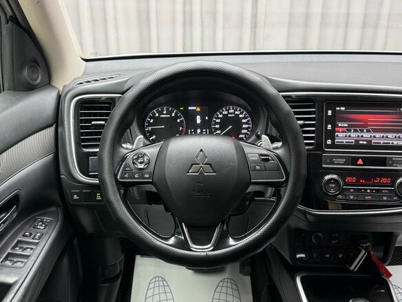 2019 Mitsubishi Outlander III Рестайлинг 3, белый - вид 13