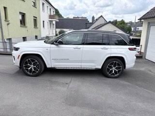 2024 Jeep Grand Cherokee 4xe V (WL), белый, 12026297 рублей, вид 3