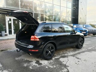 2011 Volkswagen Touareg II, чёрный, 1644000 рублей, вид 4