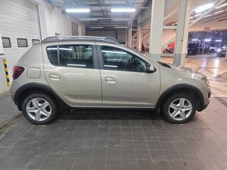 2017 Renault Sandero Stepway II, бежевый, 1050000 рублей, вид 3
