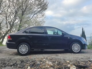 2015 Volkswagen Polo V Рестайлинг, чёрный, 1050000 рублей, вид 2