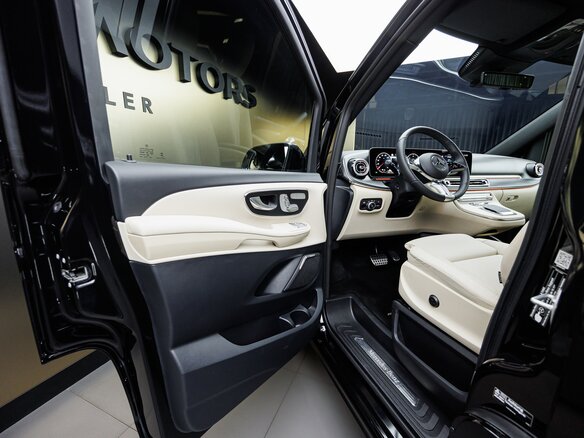 2025 Mercedes-Benz V-Класс 300 d экстра длинный III (W447) Рестайлинг 2, чёрный - вид 9