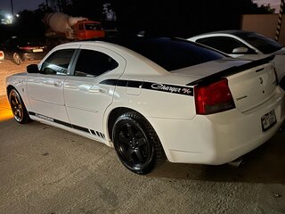 2010 Dodge Charger VI (LX), белый, 1100000 рублей, вид 3