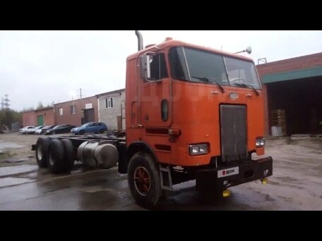 1995 Peterbilt 320, оранжевый, 800000 рублей, вид 3
