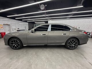 2025 BMW 7 серии 740i xDrive VII (G70), серый, 16500000 рублей, вид 5