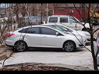 2018 Ford Focus III Рестайлинг, серебристый, 1250000 рублей, вид 4