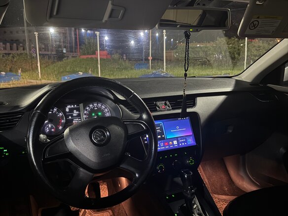 2013 Skoda Octavia III (A7), серебристый, 795000 рублей - вид 2