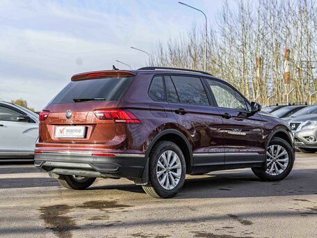 2021 Volkswagen Tiguan II Рестайлинг, коричневый, 2018000 рублей, вид 2