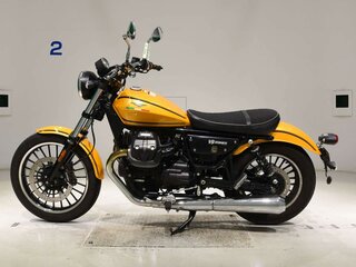 Moto Guzzi V 9