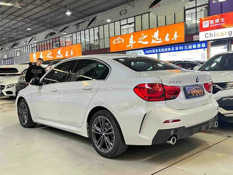 2022 BMW 1 серии 120i III (F52) Рестайлинг, белый, 1790000 рублей, вид 4