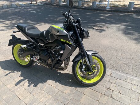 2017 Yamaha MT-09 (FZ-09), серый, 920000 рублей, вид 3