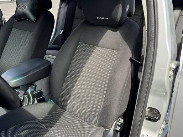 2011 Ford Focus II Рестайлинг, серебристый, 500000 рублей - вид 9