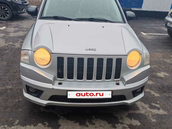 2008 Jeep Compass I, серебристый, 730000 рублей