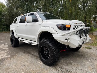 2012 Toyota Tundra CrewMax II, белый, 7500000 рублей, вид 3