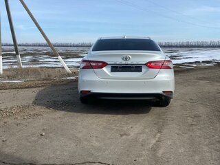 2021 Toyota Camry VIII (XV70) Рестайлинг, белый, 3400000 рублей, вид 4