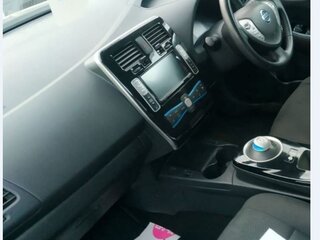 2016 Nissan Leaf (EM57) I (ZE0/AZE0), серебристый, 999999 рублей, вид 5