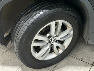 2015 Volkswagen Tiguan I Рестайлинг, чёрный, 1350000 рублей, вид 5