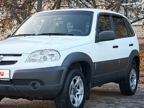 2019 Chevrolet Niva I Рестайлинг, белый, 980000 рублей - вид 3
