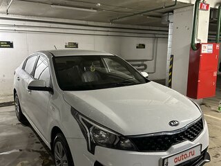 2020 Kia Rio IV Рестайлинг, белый, 1950000 рублей, вид 1