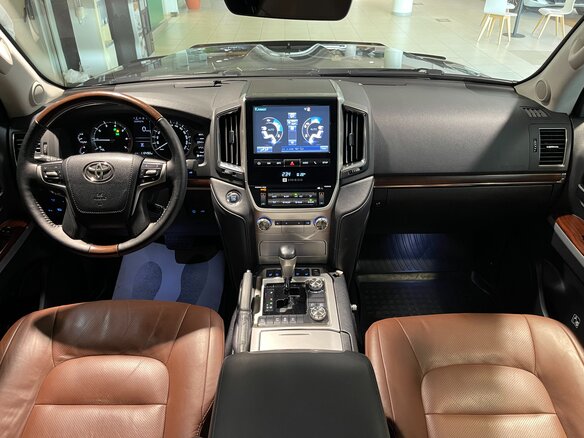 2016 Toyota Land Cruiser 200 Series Рестайлинг 2, серый, 5700000 рублей - вид 25