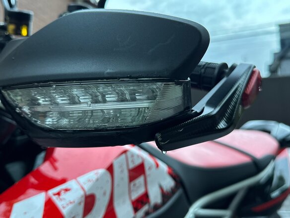 2022 Ducati Hypermotard, красный, 1430000 рублей - вид 15
