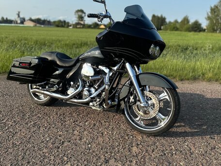2013 Harley-Davidson Road Glide, чёрный, 1050000 рублей, вид 3