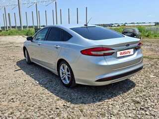 2018 Ford Fusion (North America) II Рестайлинг, серебристый, 1400000 рублей, вид 3