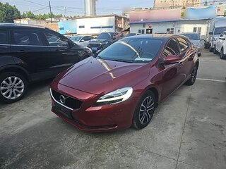 2018 Volvo V40 II Рестайлинг, красный, 1120000 рублей, вид 1