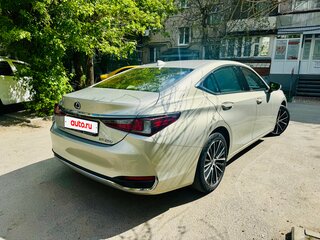 2021 Lexus ES 250 VII Рестайлинг, белый, 5500000 рублей, вид 4