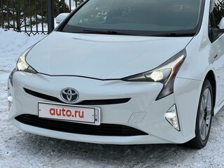 2016 Toyota Prius IV (XW50), белый, 1720000 рублей, вид 5