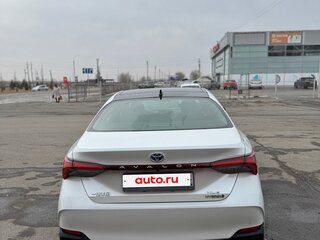 2023 Toyota Avalon V Рестайлинг, белый, 4530000 рублей, вид 5