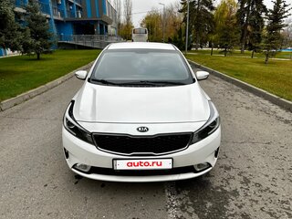 2017 Kia Cerato III Рестайлинг (Classic), белый, 1290000 рублей, вид 3
