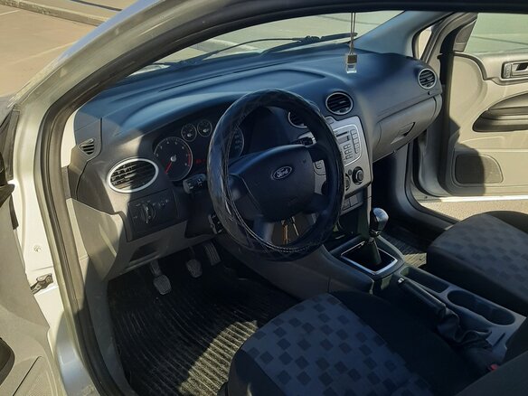 2009 Ford Focus II Рестайлинг, серебристый, 380000 рублей - вид 6
