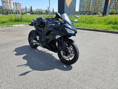 2021 Kawasaki Ninja 650, чёрный, 850000 рублей, вид 2