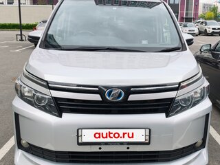 2014 Toyota Voxy III (R80), серый, 1650000 рублей, вид 1
