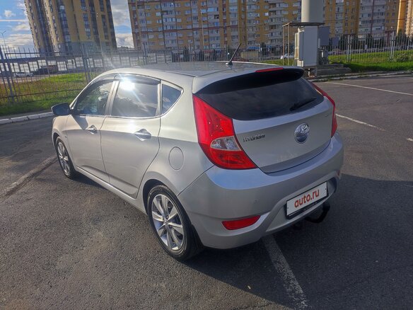 2012 Hyundai Solaris I, серебристый, 1100000 рублей - вид 6