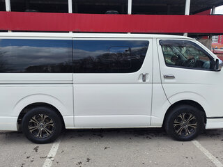 2015 Toyota HiAce H200 Рестайлинг, белый, 3333000 рублей, вид 4