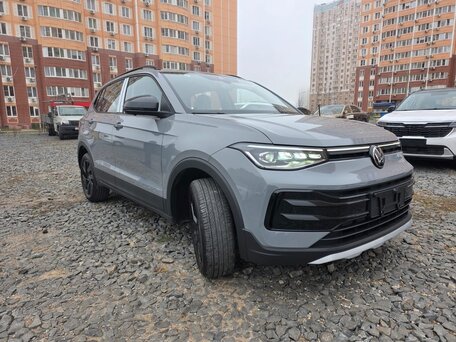 2026 Volkswagen Tharu XR 300 TSI, серый, 2700000 рублей, вид 3