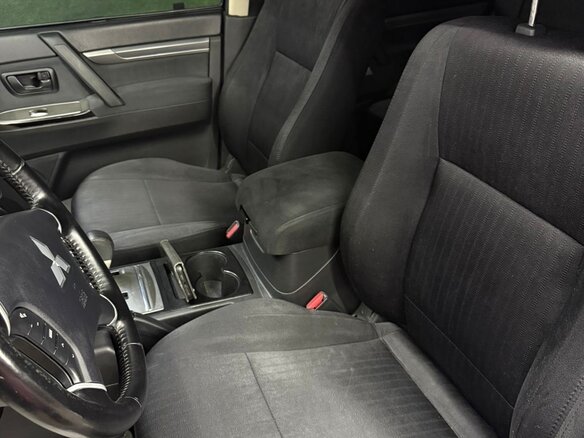 2014 Mitsubishi Pajero IV Рестайлинг 2, белый, 2400000 рублей - вид 3