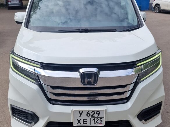 2021 Honda Stepwgn Spada V Рестайлинг, белый, 2249000 рублей