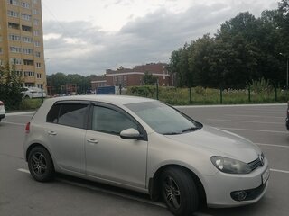 2011 Volkswagen Golf VI, серебристый, 800000 рублей, вид 2