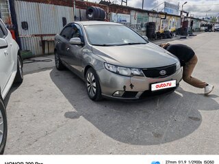 2010 Kia Cerato 6-speed II, серый, 800000 рублей, вид 2