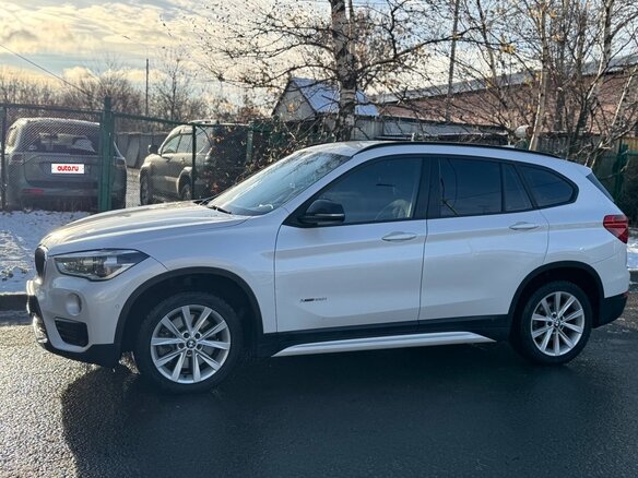 2017 BMW X1 20i xDrive II (F48), белый, 2400000 рублей - вид 23