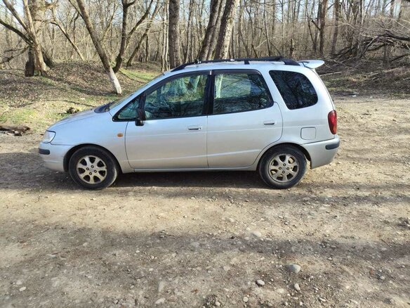 1998 Toyota Corolla Spacio I, серый, 400000 рублей