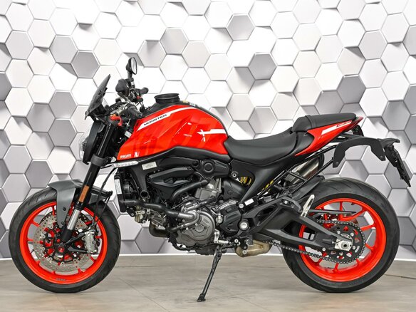 2021 Ducati Monster 937, красный, 819000 рублей - вид 3