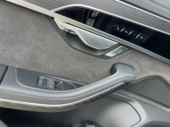 2019 Audi A8 Long 55 TFSI IV (D5), чёрный, 4750000 рублей - вид 22