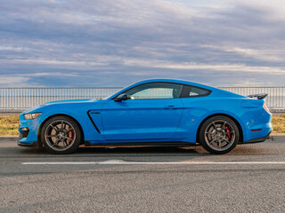 2016 Ford Mustang Shelby GT350 VI, голубой, 7500000 рублей, вид 2