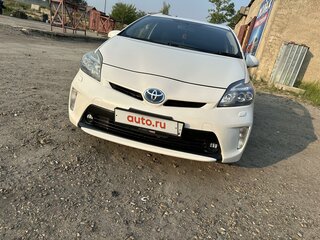 2012 Toyota Prius III Рестайлинг (XW30), белый, 1000000 рублей, вид 3