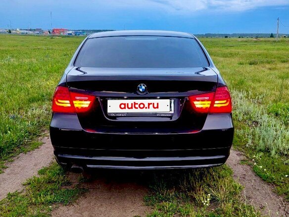 2011 BMW 3 серии 318i V (E90/E91/E92/E93) Рестайлинг, чёрный, 1050000 рублей - вид 3