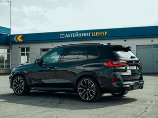 2021 BMW X5 M Competition III (F95), чёрный, 9500000 рублей, вид 4